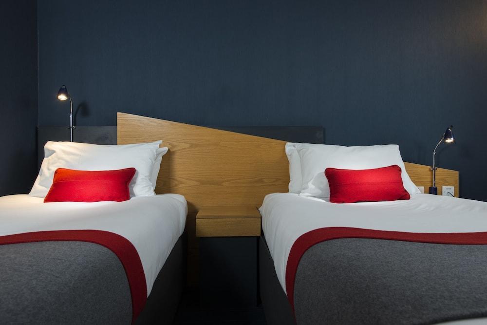 Holiday Inn Express Stoke-On-Trent By Ihg Exterior photo