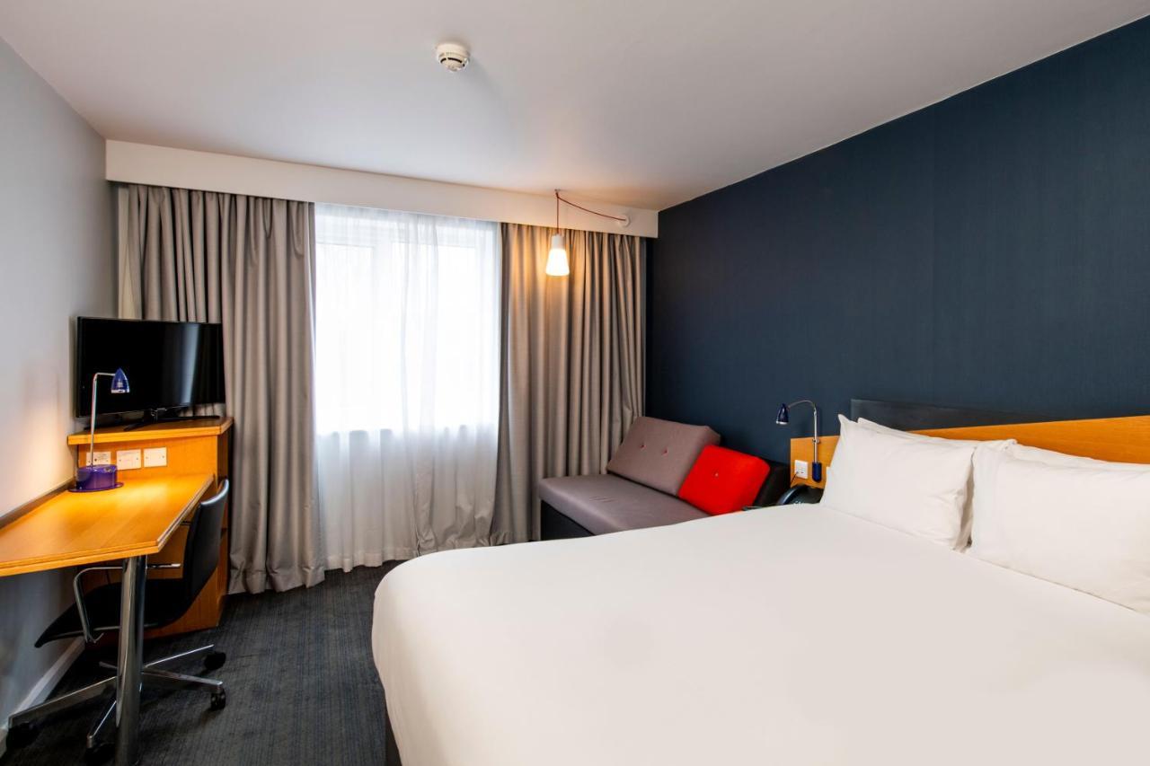 Holiday Inn Express Stoke-On-Trent By Ihg Exterior photo