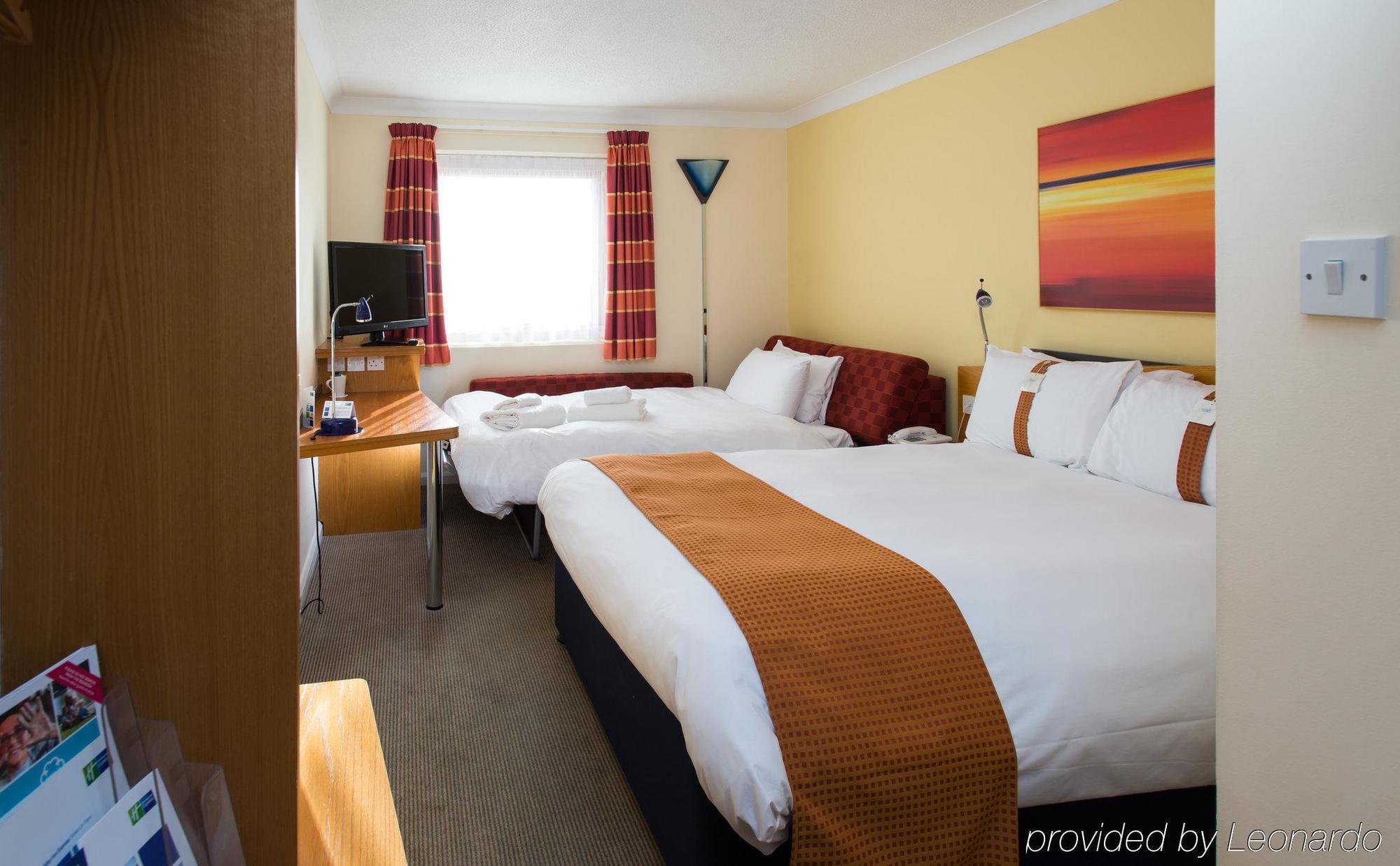 Holiday Inn Express Stoke-On-Trent By Ihg Exterior photo