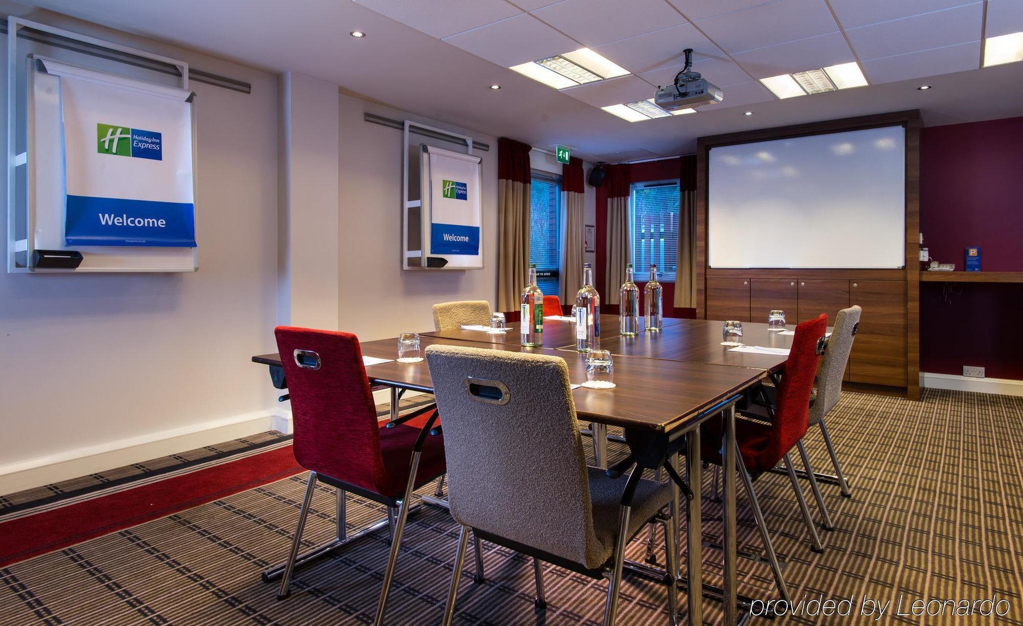 Holiday Inn Express Stoke-On-Trent By Ihg Exterior photo