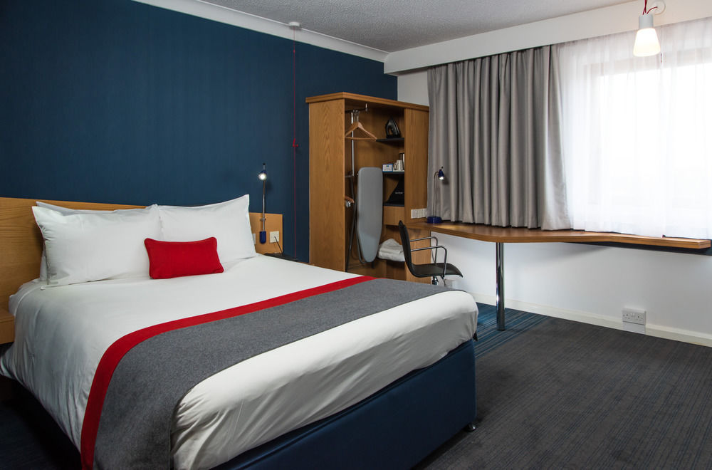 Holiday Inn Express Stoke-On-Trent By Ihg Exterior photo